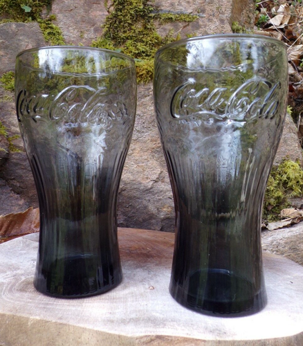 LOT DE 5 canettes, 3 bouteilles et 1 verre Collector Coca-Cola Marc