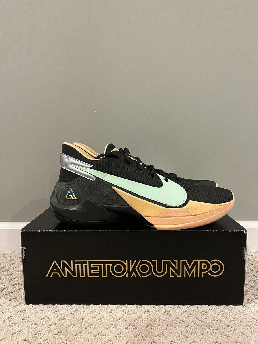 Zoom Freak 2 ‘EYBL’ | Size 17