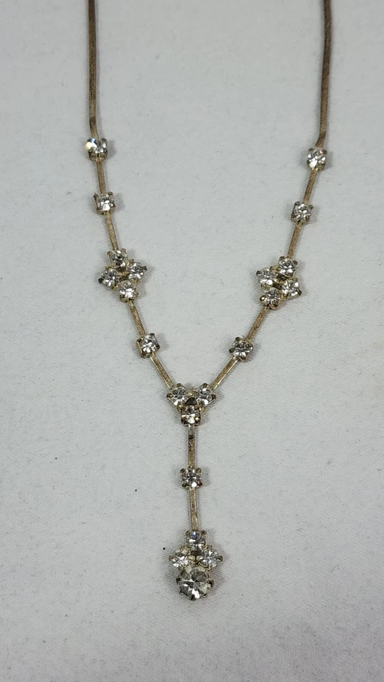 Collar de Colección Claire's Plateado Imitación Diamante 18" con Pendientes Colgantes a Juego Foto 2 de 4