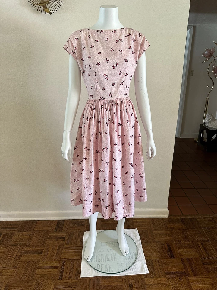 1950s Pink Bumblebee Bee Novelty Print Cotton Day Dress Patio Western S 40s VTG - Image 3 of 4