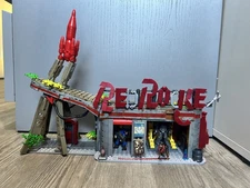 MEGA CONSTRUX Fallout Red Rocket Building Toy Kit With 2 Action Figures