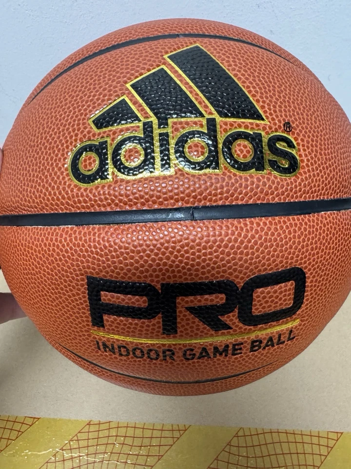 One Adidas Pro Mujer’s Talla 6 Balones de Baloncesto INTERIOR Nuevas en Bolsas  Foto 4 de 4