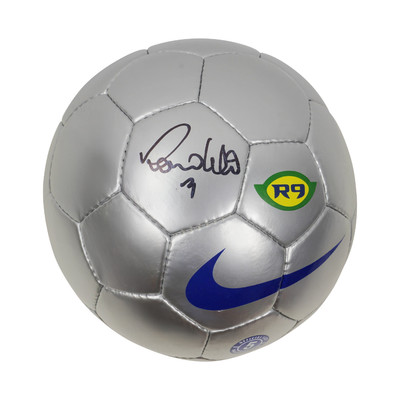 Ronaldo Nazario Signed Nike R9 Soccer Ball with Beckett COA | eBay