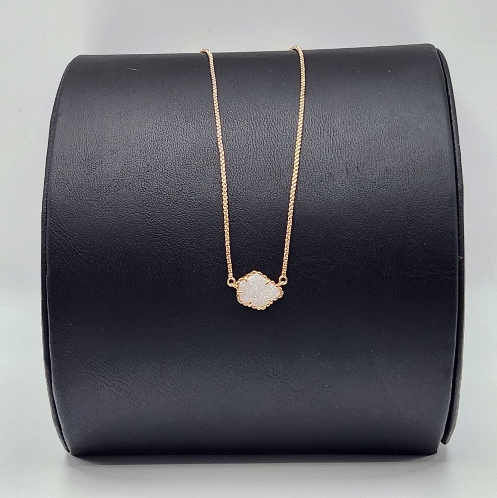 Kendra Scott Tess Gold Pendant Necklace In Iridescent Drusy