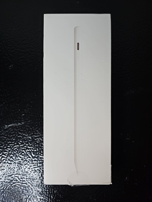 Fast Charging Stylus With Tilt Sensitivity And Palm Rejection - White