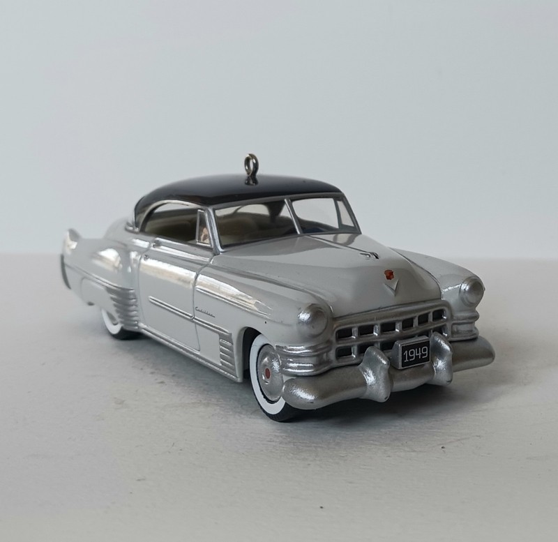 Vtg 1999 Hallmark Keepsake Christmas Tree Ornament 1949 Cadillac Coup DeVille