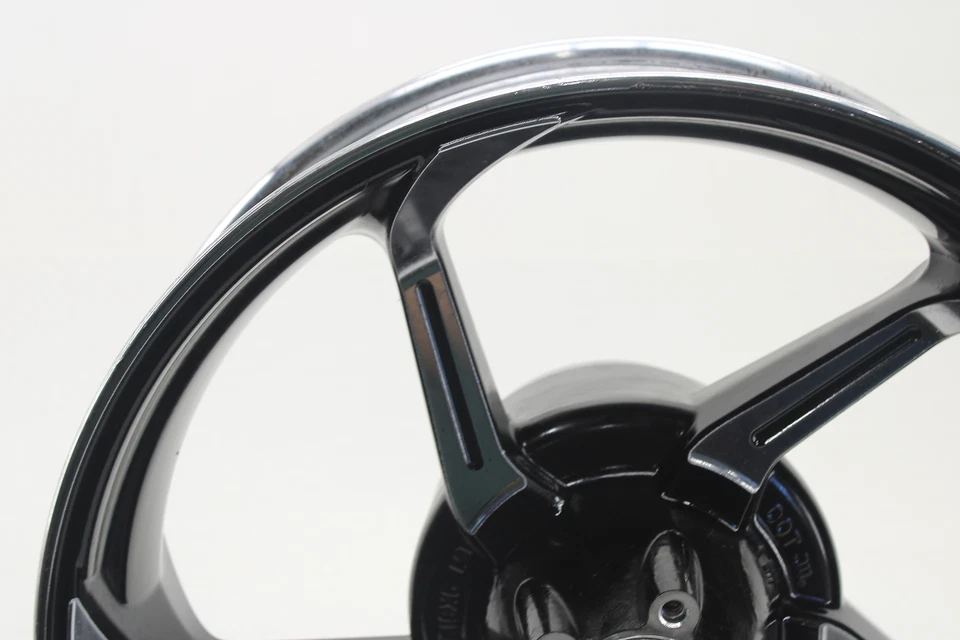 Rueda trasera agresor Harley Davidson Street Glide CVO 16-17 5 radios 18x5 Foto 2 de 4