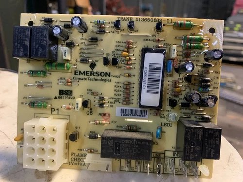 X13650882-01 4812B X13650882010 50C70-495-01 OEM Control Board of Trane RTU