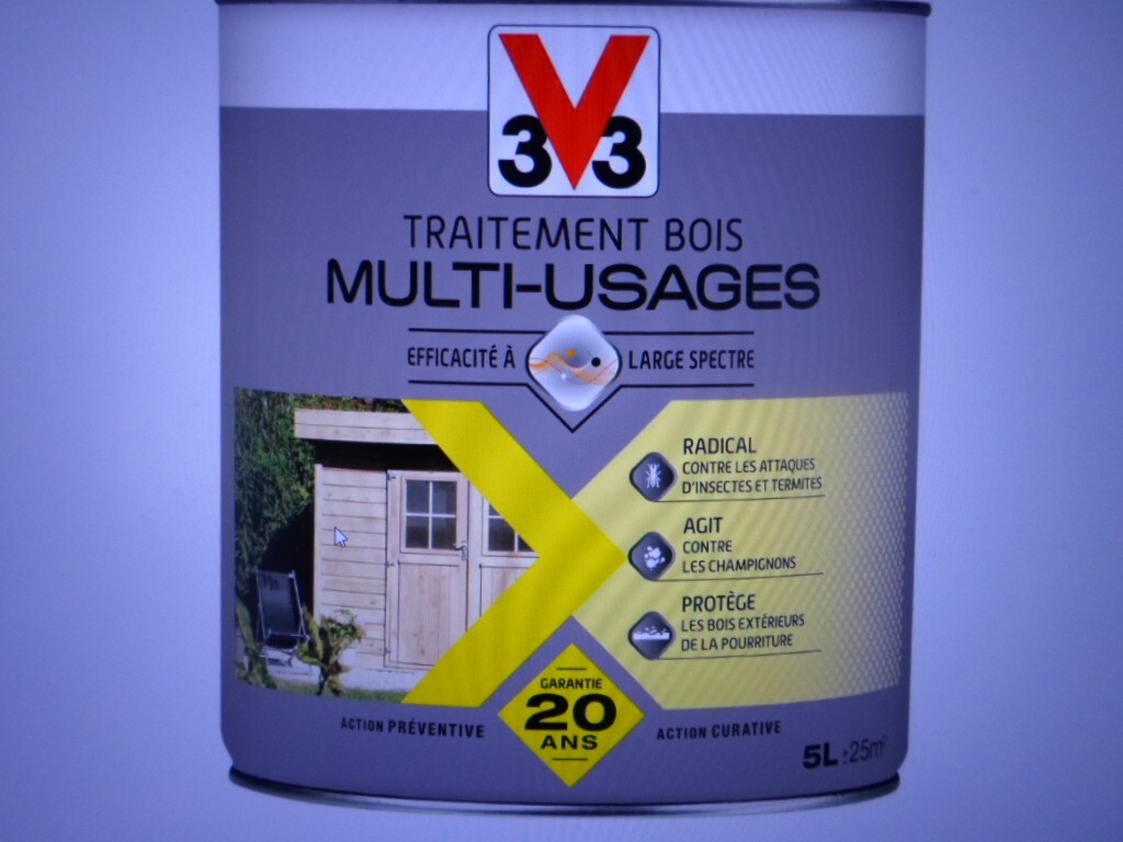 Traitement bois multi-usages 5L V33 pour rénover et protéger durablement vos meubles de jardin