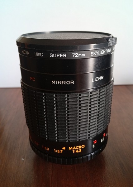 OBJETIVO MIRROR LENS 1:8.0. HOYA HMC 72MM. SKYLIGHT F=500mm. 1:2.7-1:4.3 JAPAN.