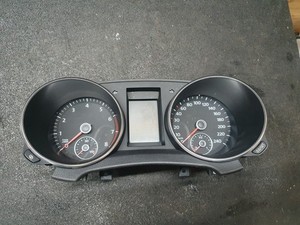 223* VW GOLF  6 1,4 TSI Tacho Kombiinstrument 5K0920870D