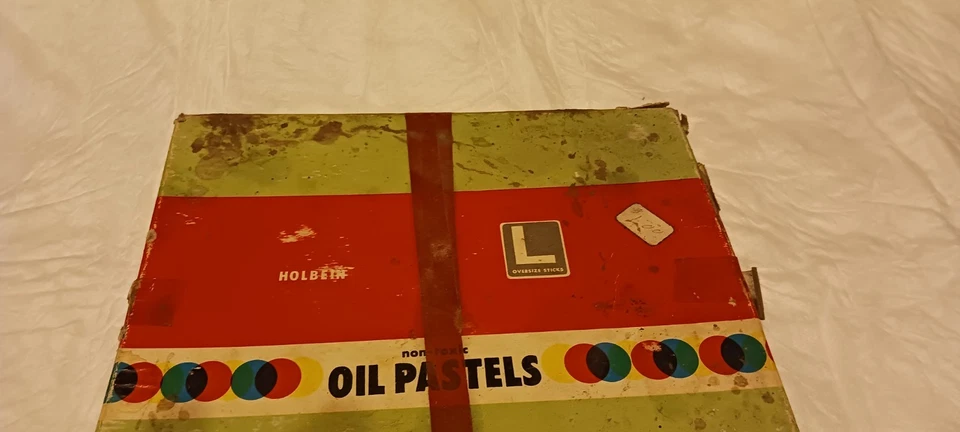 Vintage Holbein Oversized Oil Pastels Box Of 36 - Image 3 of 4
