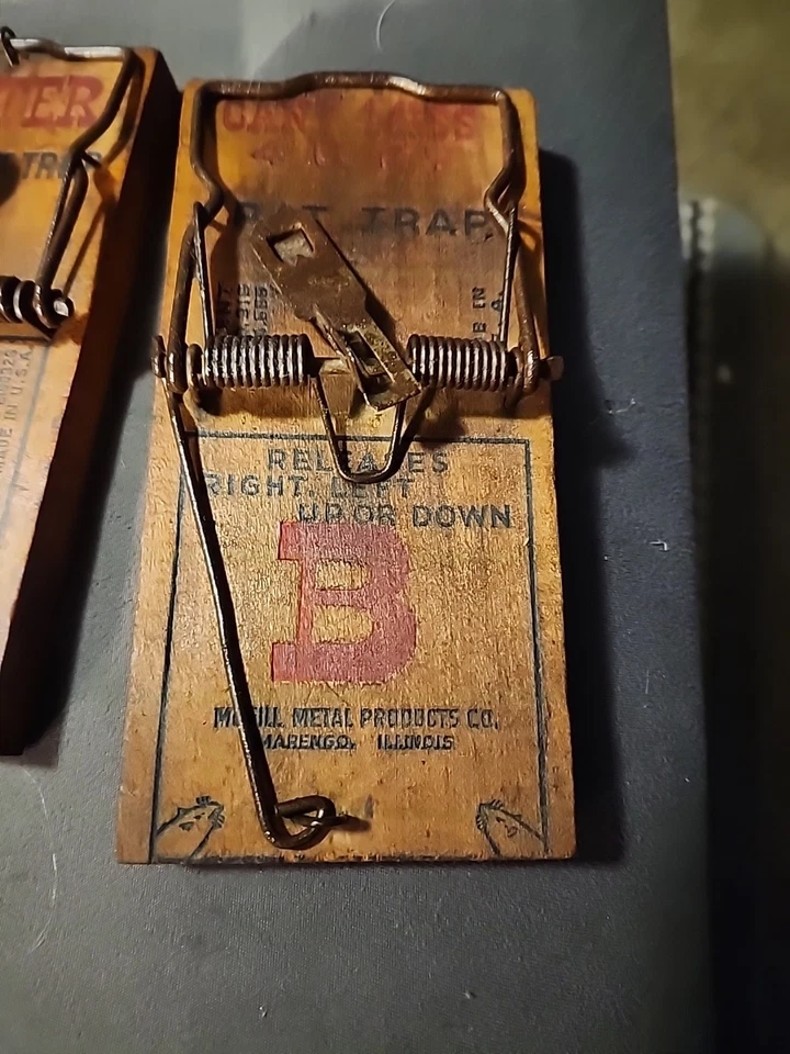 2 Vintage CAN’T MISS Four Way Rat Mouse Traps by McGill Wood Products - Image 3 of 4