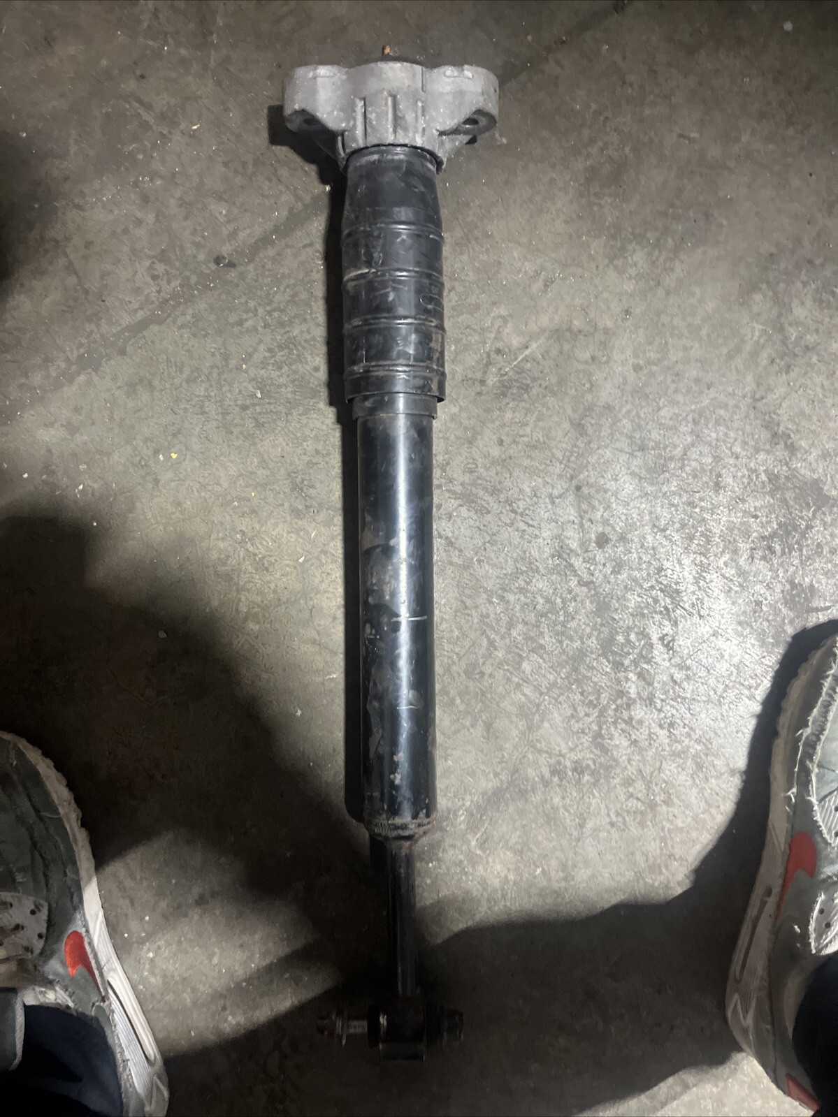 2014 - 2021 MASERATI GHIBLI REAR RIGHT SHOCK STRUT ABSORBERS OEM 06701029150