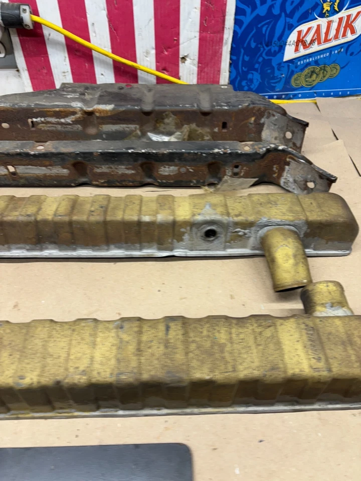 1961 1962 1963 1964 1965 piezas radiador tanque latón V8 390 4BBL 62 63 64 Foto 4 de 4