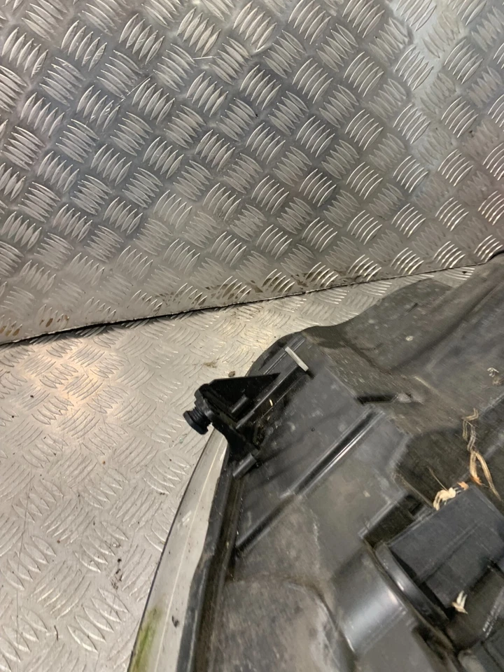 2005 VOLKSWAGEN GOLF ПАССАЖИРСКОЙ СТОРОНЕ ЛЕВАЯ ФАРА #2 - Изображение 4 из 4