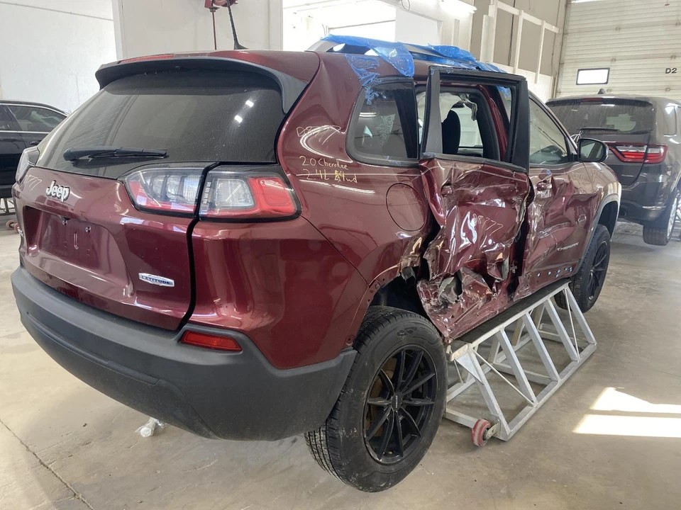 Conjunto de luz trasera izquierda usado se adapta a: Jeep Cherokee 2020 cuarto montado en panel LED Foto 4 de 4