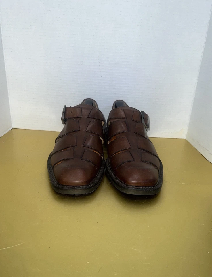 Kenneth Cole Fisherman Brown Sandals, Size 11  Brand New With Tag - Image 3 of 4