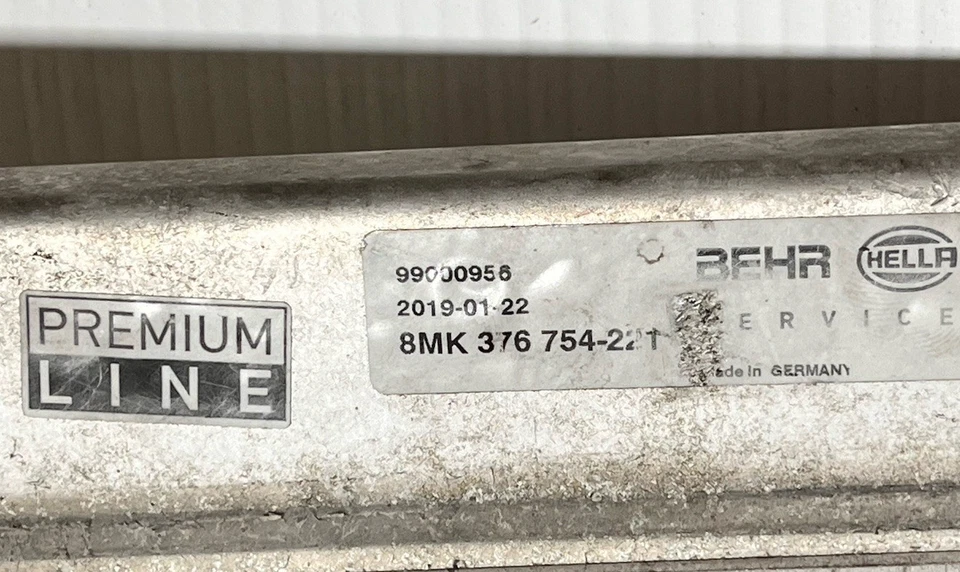 Mini radiador de aluminio Hella 2005-2016 1,6 L #8MK376754221 funciona bien R55 R57 R60 Foto 2 de 4