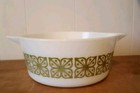 Vintage PYREX Verde Autumn Floral Green 475 2.5 Quart Casserole Dish — photo 3