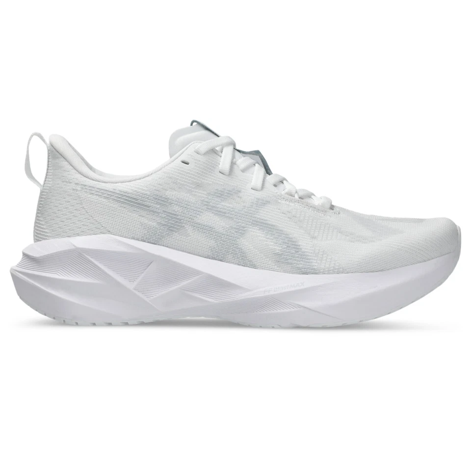 Zapatos para correr ASICS Novablast 5 para mujer, blancos/gris Piamonte Foto 2 de 4