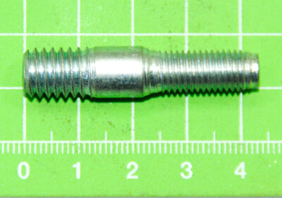 06-3824 Stehbolzen Zylinderfuss , cylinder stud stepped 850 commando 063824
