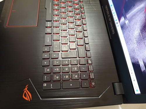 ASUS G STRIX GL703V 17" Gaming Laptop: 512GB+1TB, GTX 1050, Core i7-7700H, 16GB - Bild 5 von 8