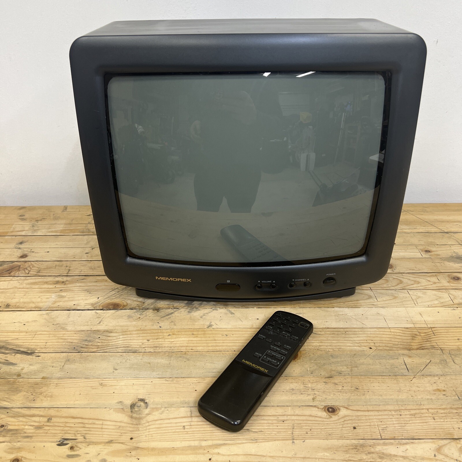 Memorex 13 inch CRT TV Model MT1131A Retro Video Gaming Tested Works
