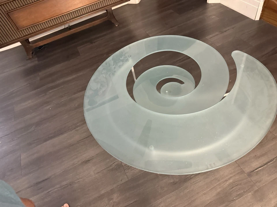 Mesa de centro Giorgio Cattelan de vidrio en espiral para sala de estar Foto 3 de 4