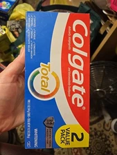 Colgate Total Whitening Toothpaste Gel, Mint, 2 Pack, 5.1 Oz Tubes New Box Cut