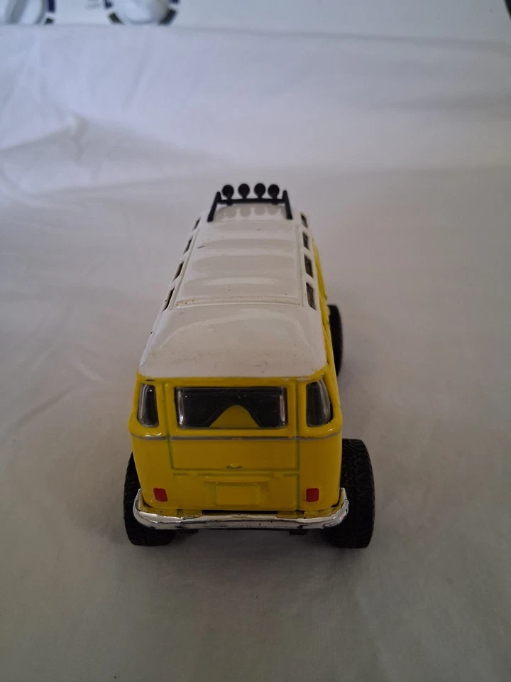 Volkswagen Samba amarillo Maisto 1:40 diecast usado Foto 4 de 4
