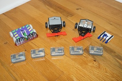 Hexbug Battlebots and remote lot- not tested