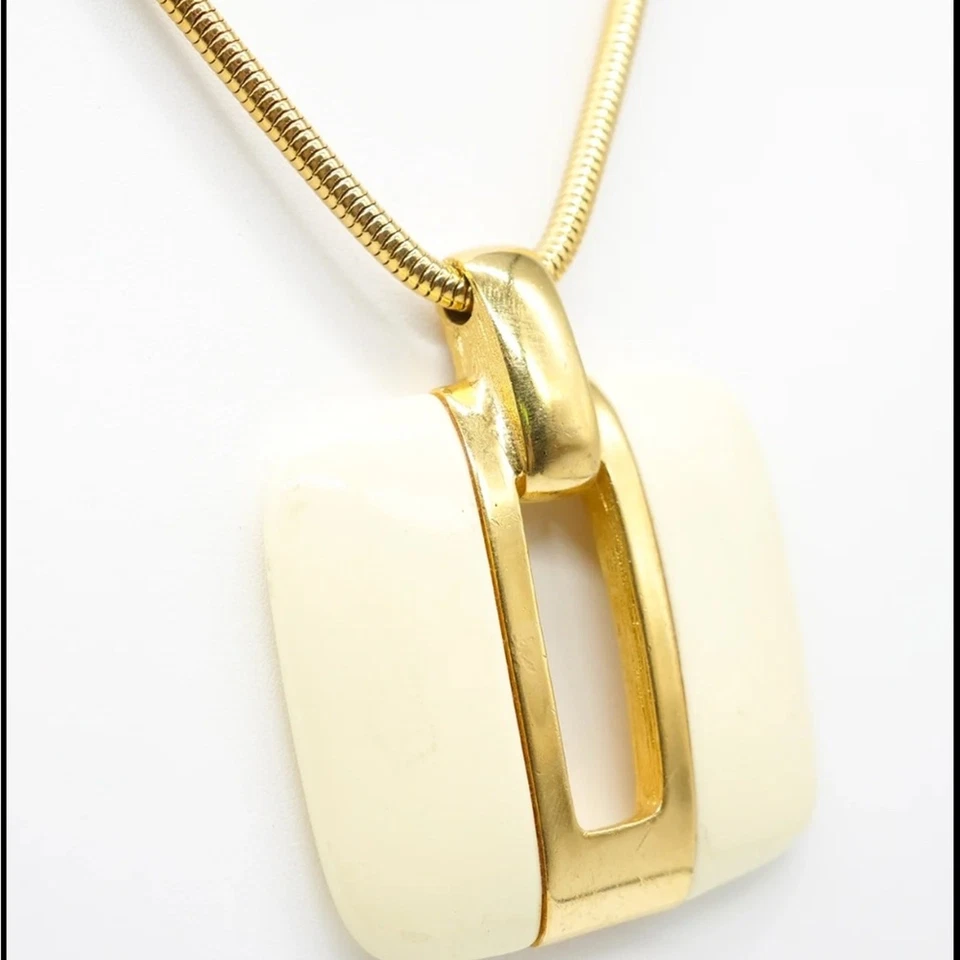 Collar colgante vintage marfil LANVIN París Foto 2 de 4