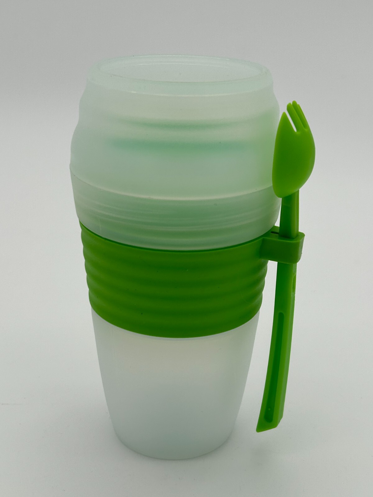 PORTABLE ON THE GO SALAD CONTAINER - HEALTHY FOOD - BPA FREE / FDA APPROVED. NEW