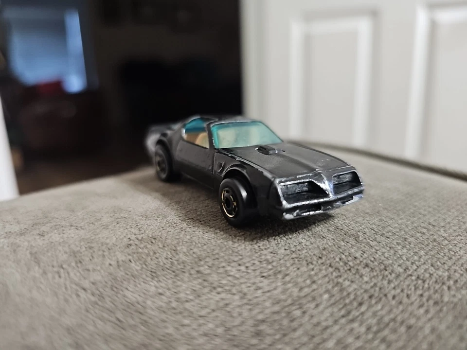 Pontiac Firebird 1977 Hot Wheels Hot Bird transmisión automática coche negro 1:64 Foto 2 de 4