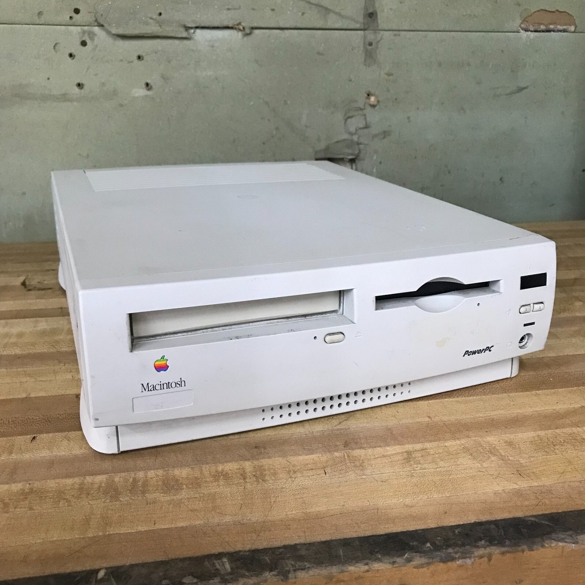 Apple Macintosh Performa 6200CD M3076 Computer 16MB RAM OS Apple Macintosh Performa 6200CD M3076 Computer 16MB RAM OS