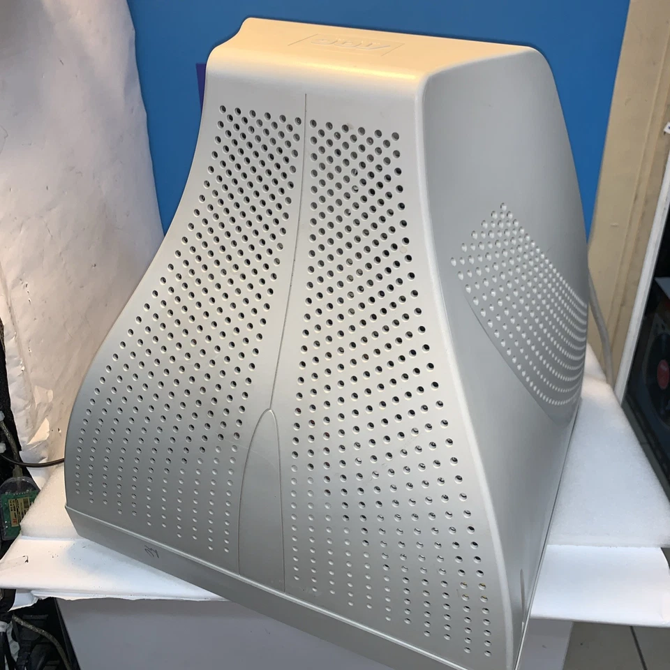 Flat screen ~ AOC FT700 17” CRT VGA Monitor Retro Gaming Display 1280 x 1024 - Image 4 of 4