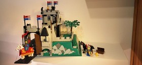 Lego Knights Castle: King's Mountain Fortress 6081. Good condition. 90s Vintage 