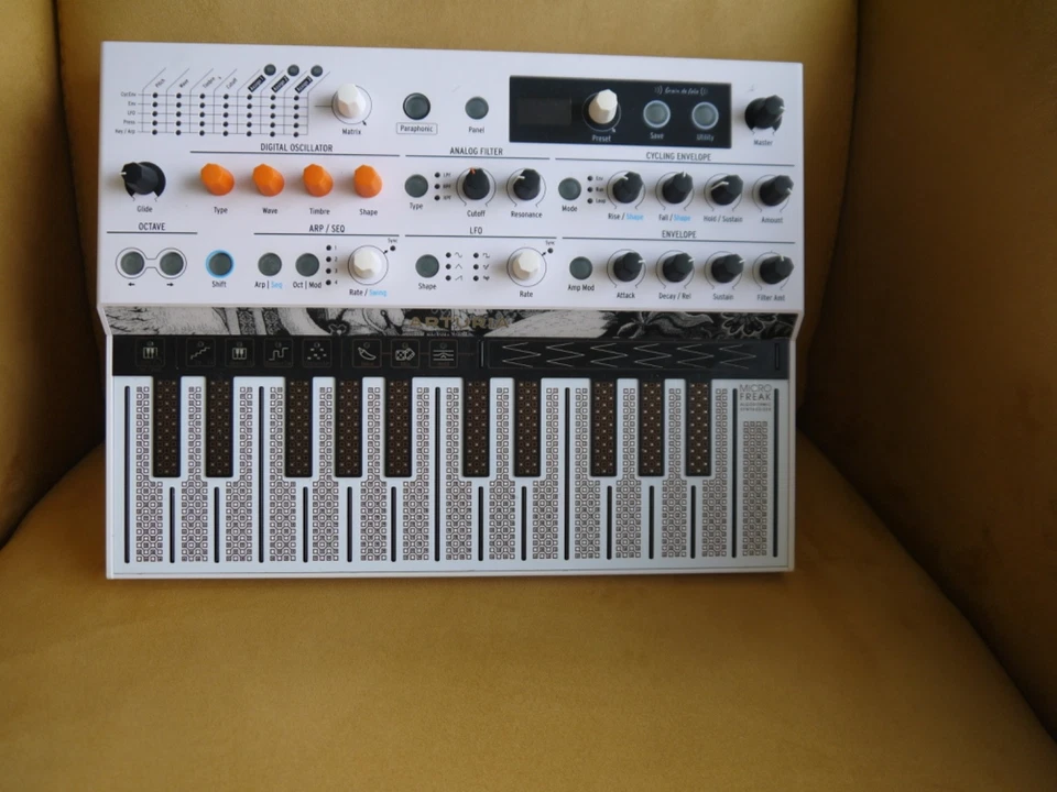 Utaria Microfreak vocoda edition. - Image 3 of 4