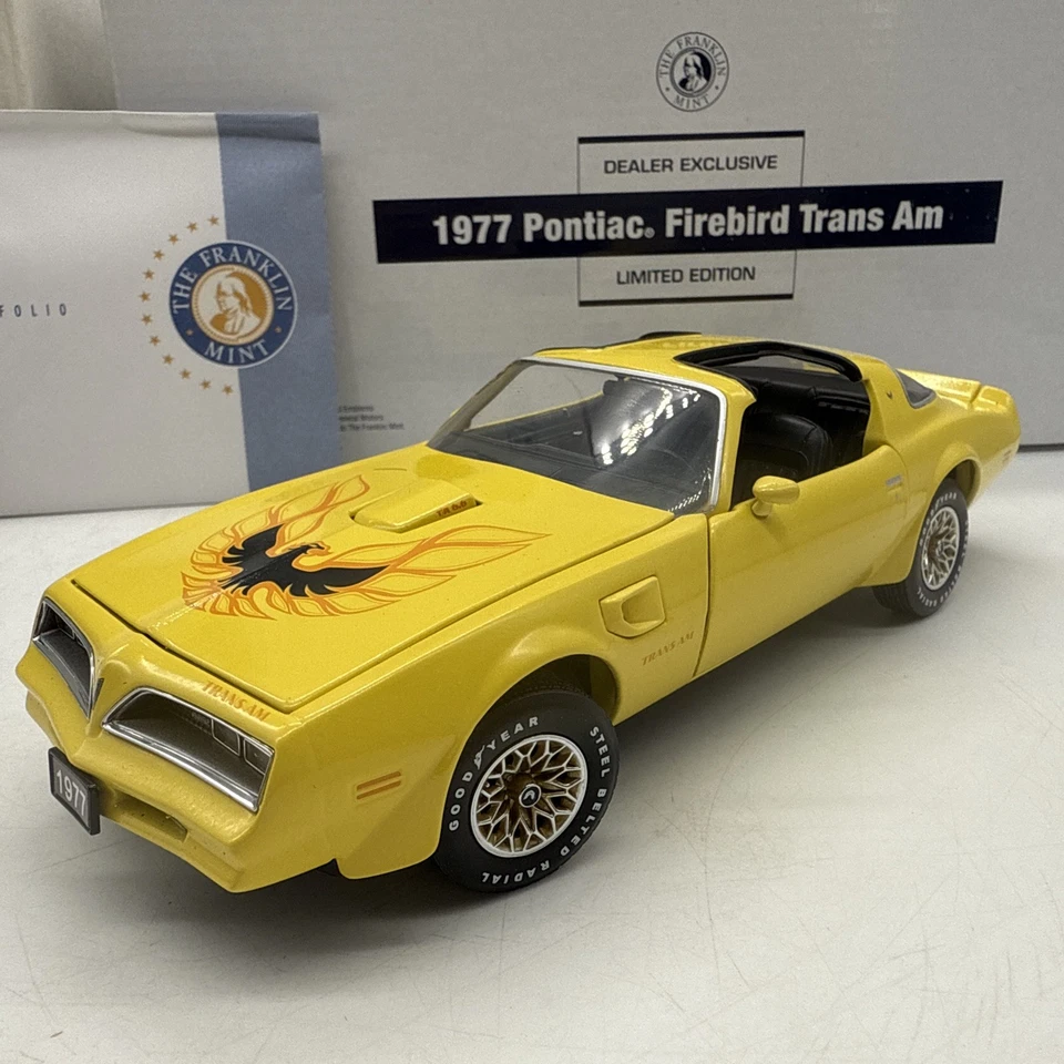 Franklin Mint 1977 Pontiac Trans Am Coupe Yellow RARE LE 1:24 - Complete 126/250 - Image 2 of 4