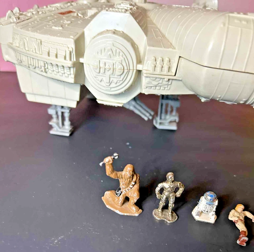 Star Wars Micro Collection 1982 Millennium Falcon Set casi completo como nuevo Foto 3 de 4