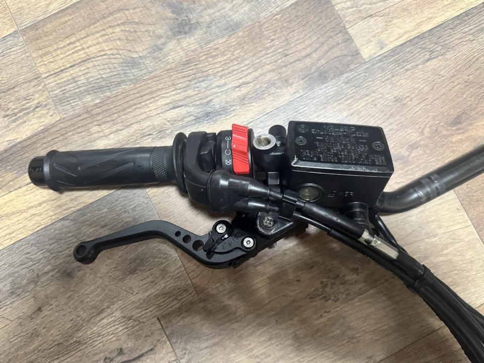 Manillar izquierdo derecho Yamaha MT-07 2018-20 controles embrague maestro freno YAM003 Foto 3 de 4