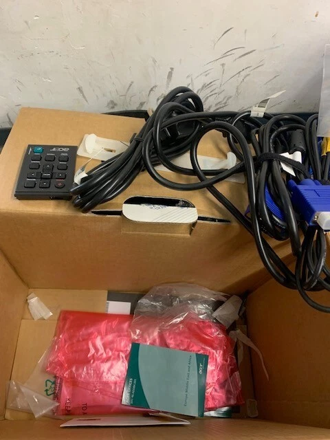 Proiettore ACER x1160p colore nero condizione perfetto completo di tutto - Immagine 2 di 4