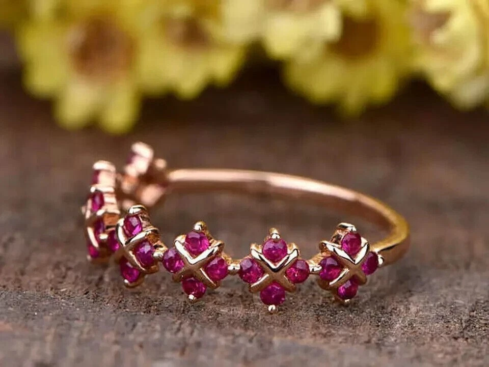 Impresionante anillo elegante para mujer corte redondo simulado rubí rosa enchapado en oro rosa de 14 k Foto 4 de 4