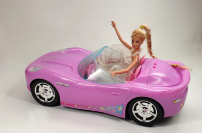 Goldlok Toys,Cabrio GL-3000 mit Startgeräusch u. Radio(Party)- Musik, Haltegurte