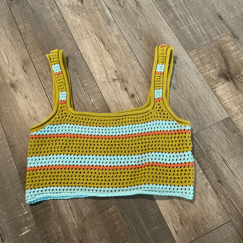 Urban Outfitters Isla Knit Crop Top size s