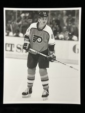1990-91 MURRAY BARON PHILADELPHIA FLYERS NHL B&W 8x10 PHOTO VINTAGE ORIGINAL