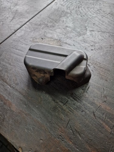 BMW E60 E61 E81 E90 E91 Abdeckung Wärmetauscher Ölkühler 7537294