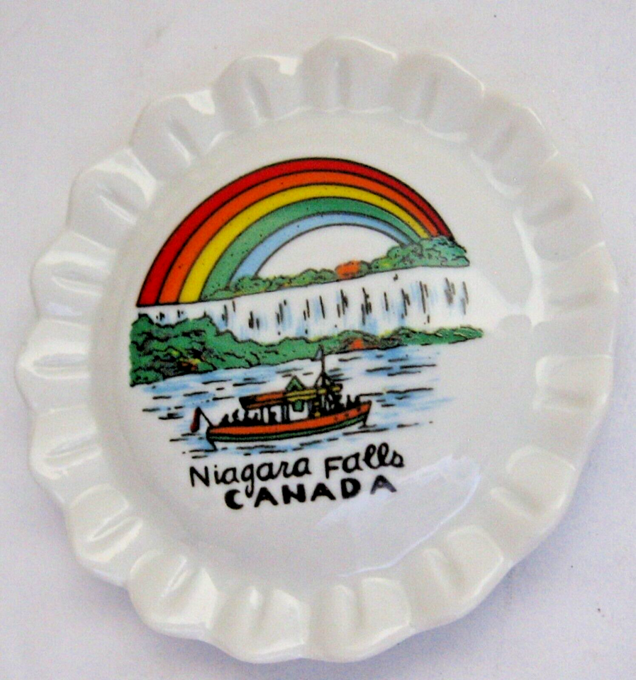 Vintage Niagra Falls Canada Fridge Round Ceramic Souvenir Made