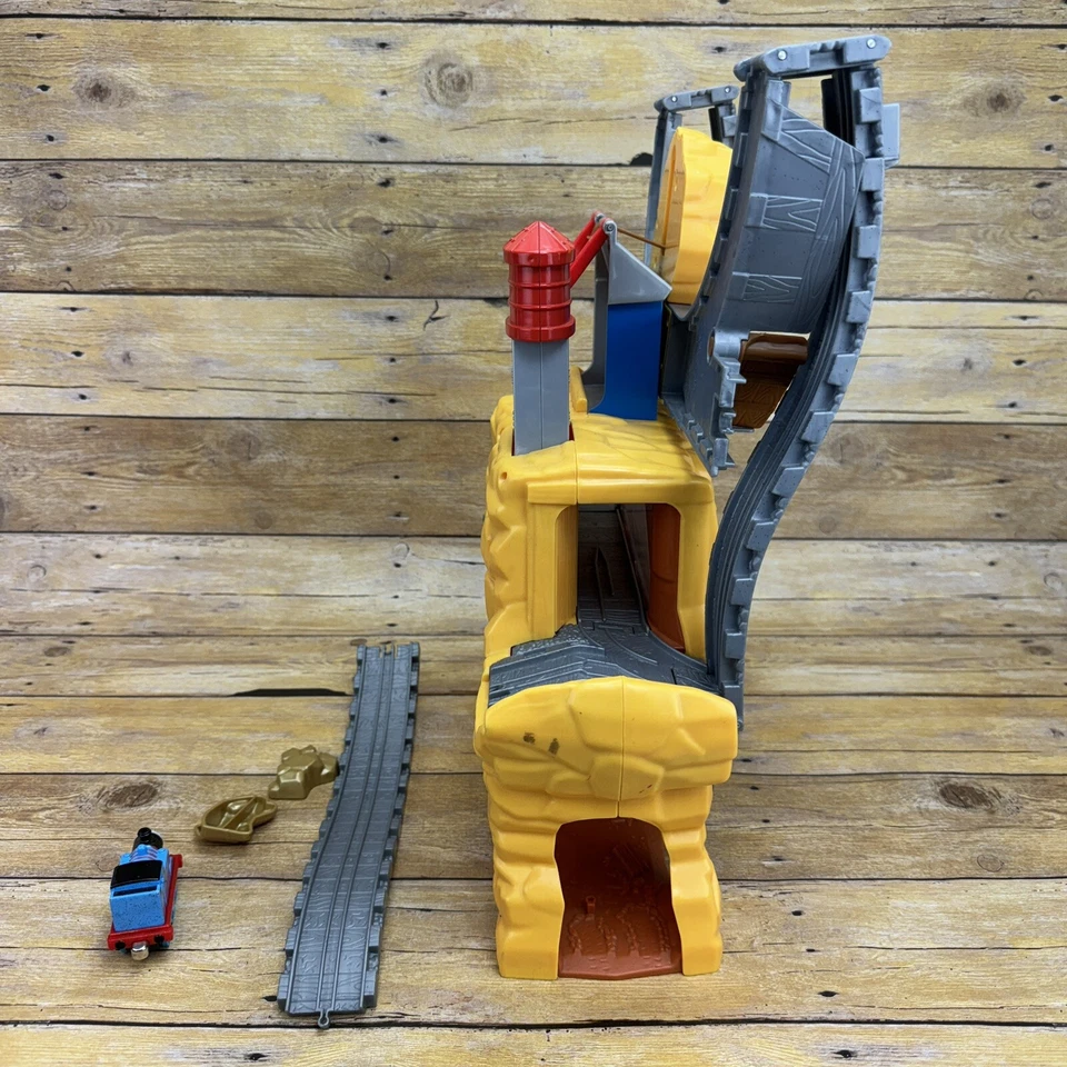 2010 Thomas & Friends Take n Play Sodor Mining Co Rumbling Gold Mine Train Set! - Image 2 of 4